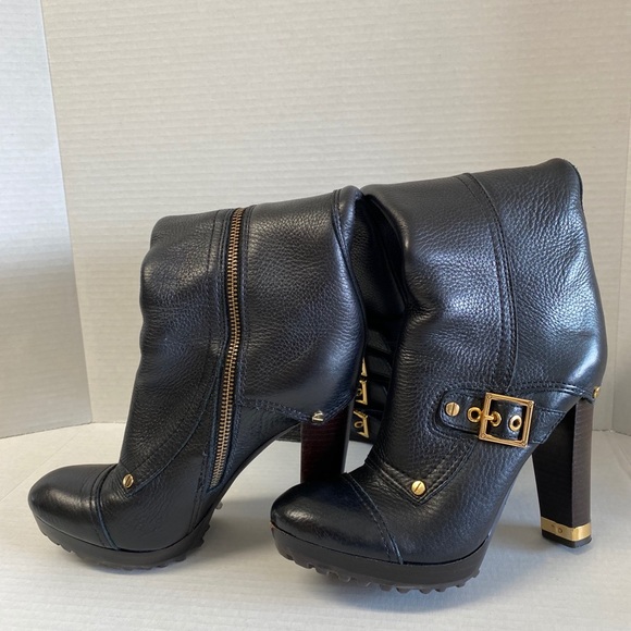 Tory Burch 
FINAL PRICE!!Beautiful Authentic Rare Tory Burch Riding Boots - Picture 3 of 14